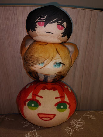 comparison to official HeliosR and unofficial enstars omanjuus